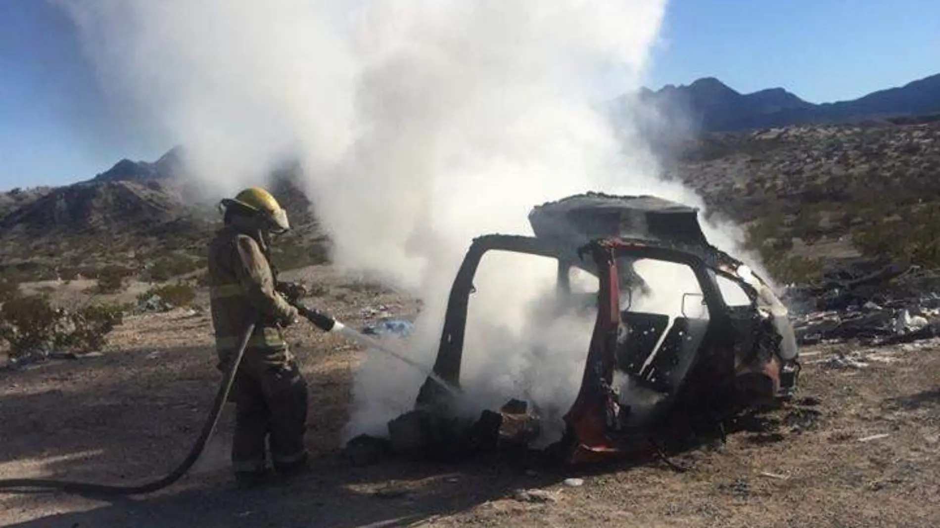 auto incendiado 2